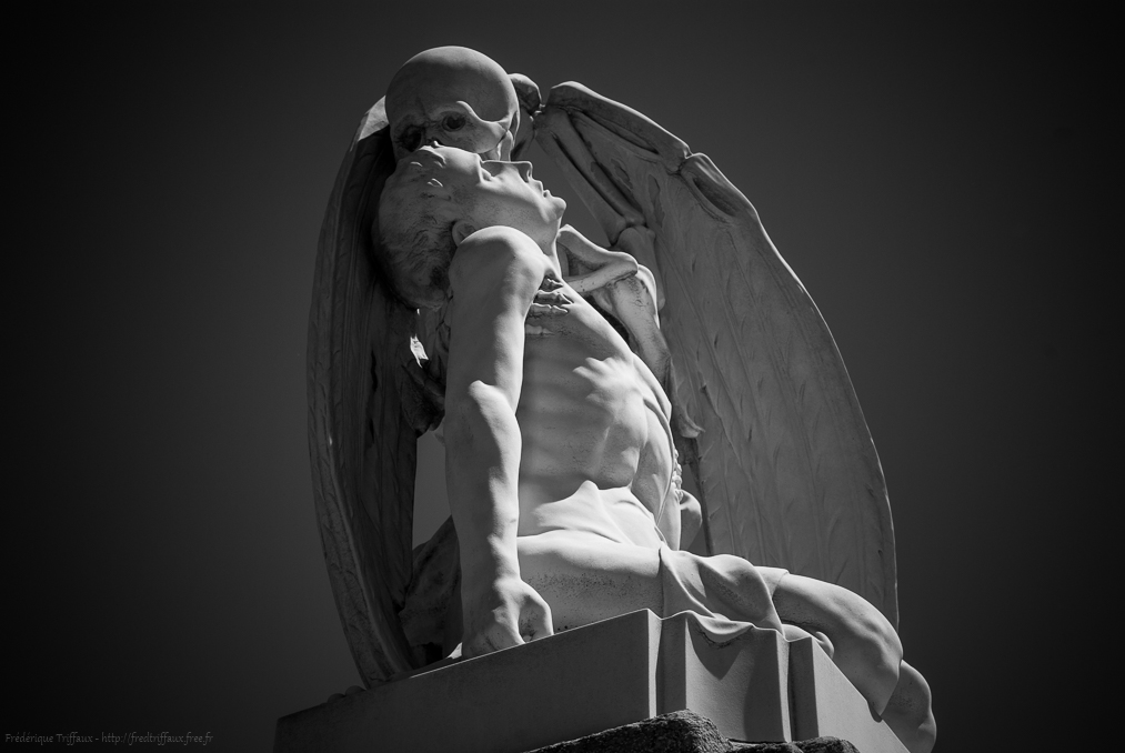 Kiss of Death - Cimetière de Poblenou - Ancien cimetière de l’Est. http://www.landrucimetieres.fr/spip/spip.php?article3289 - 05/2014